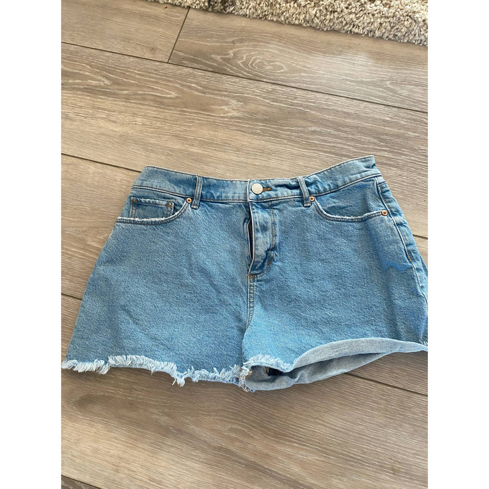Loft Light wash  High rise shorts